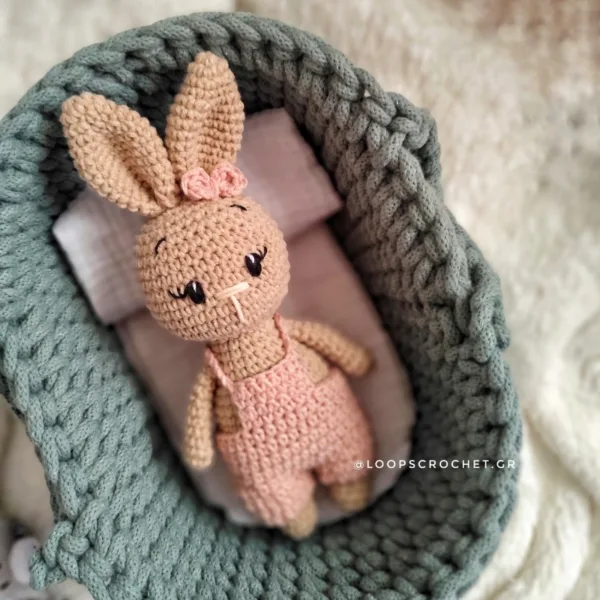 amigurumi-mpez-kounelaki-kouklaki-koritsi-loutrina-zoakia-formaki-loopscrochet.gr-1