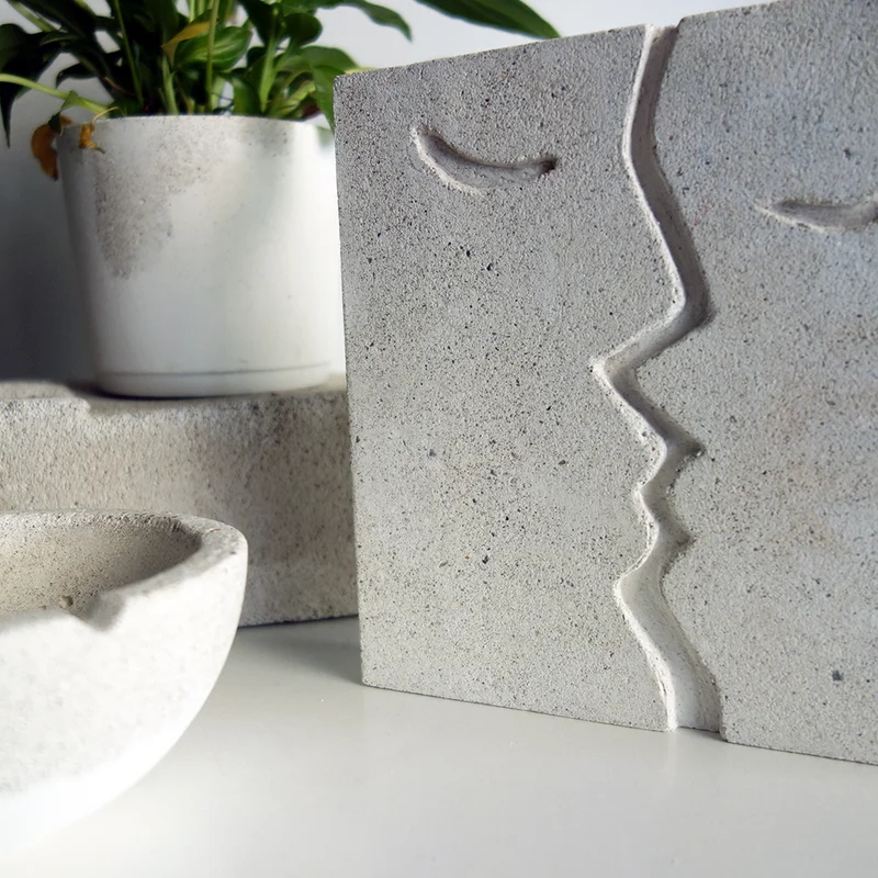 anaglifo-epitrapezio-diakosmhtiko-apo-tsimento-18,5x17x3,5-Kiss-ConcreteAffairs2