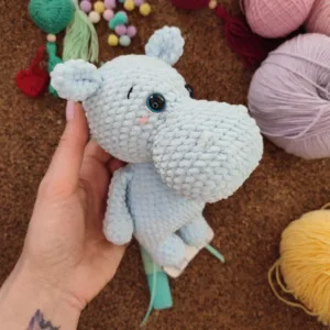 παιχνιδολαμπάδα με πλεκτό ιπποπόταμο