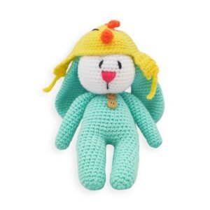 Amigurumi κουνέλι με καπέλο κοτοπουλάκι
