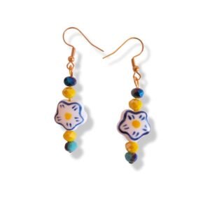 Χειροποίητα κρεμαστά σκουλαρίκια με κεραμική πέτρα και κρύσταλλα