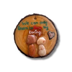 Μπρελόκ ξύλινο we can only learn to love by loving