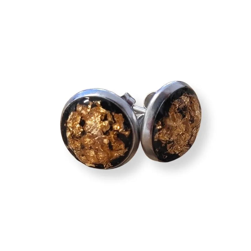 -e&a-skoularikia-karfwta-apo-ygro-gyali-kai-anokseidoto-atsali-mayra-me-fylla-xrysoy