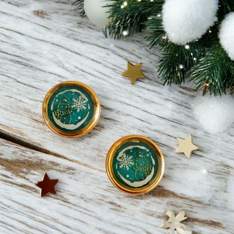 10 skoularikia-karfota-xristougenniatika-ygro-gyali-glassy-dreams