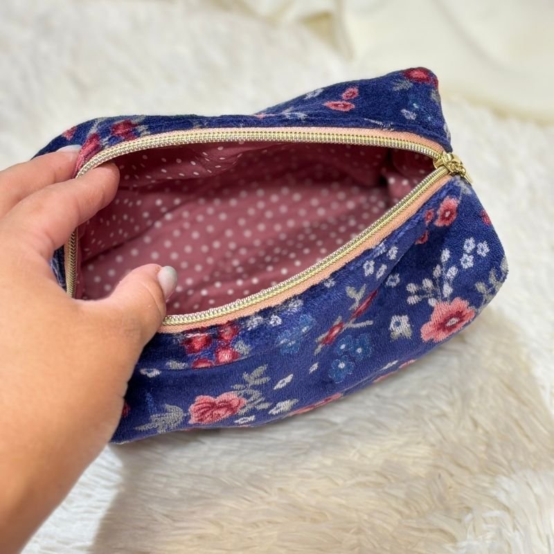 10-neseser medium-velour blue flowers