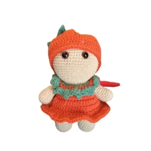 Κούκλα amigurumi με στολή κολοκύθας