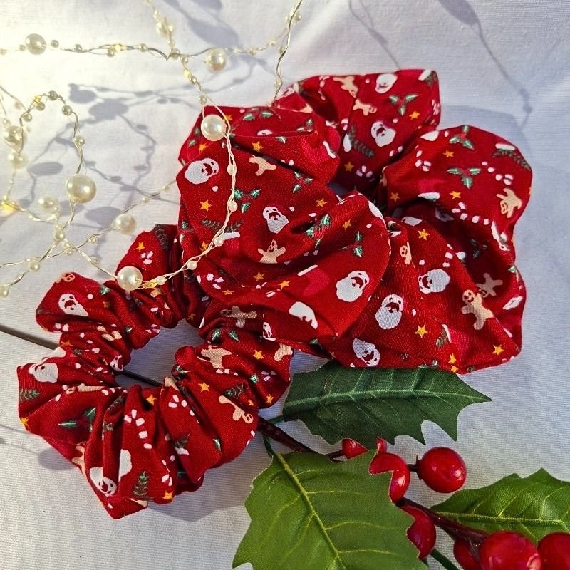 Handmade-christmas-scrunchies-red3-byvsl