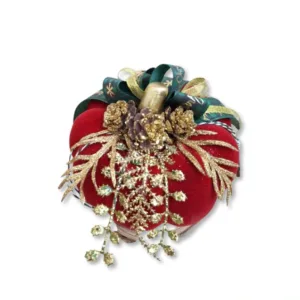 Κεραμική βελουτέ κόκκινη κολοκύθα με Xριστουγεννιάτικο στολισμό