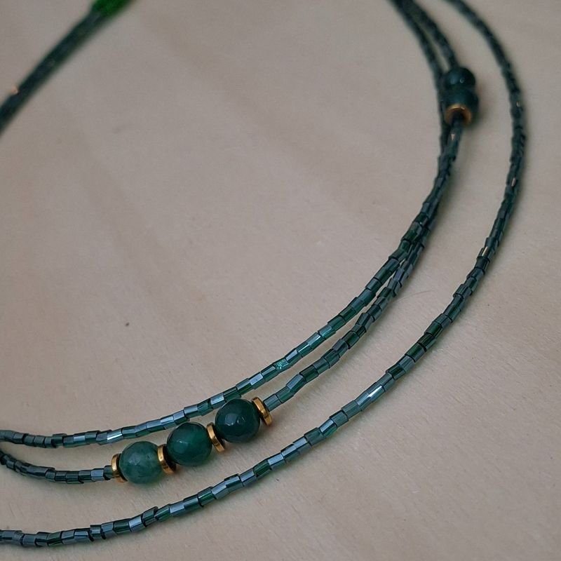 Xeiropoiito kolie me gyalines xandres kai perles apo nefriti se yperoxo prasino xroma se 3 seires – by Christine only (2)