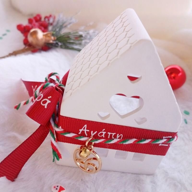 Xristougenniatiko-spitaki-gouri-gia-resw-apo-skoni-porselanis-etsetera (5)