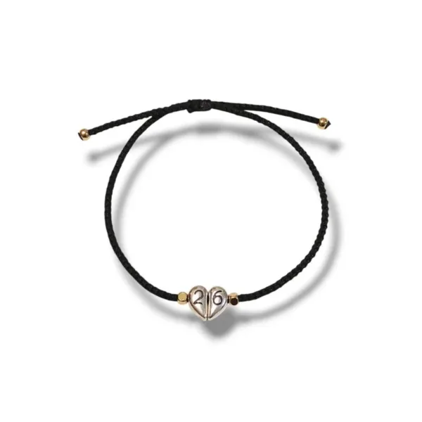 Βραχιόλι γούρι "26" με μαύρο κορδόνι και στοιχεία σε δύο τόνους
