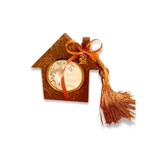 Ξύλινο Επιτραπέζιο Γούρι Σπιτάκι “Υγεία • Ευτυχία • Ελπίδα”