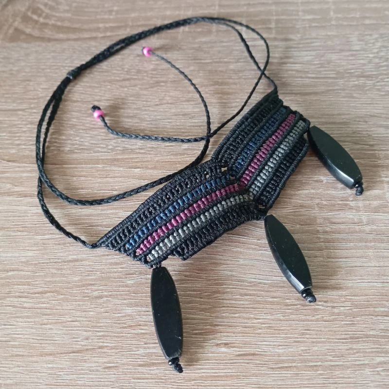 kolie-tsoker-stigmes