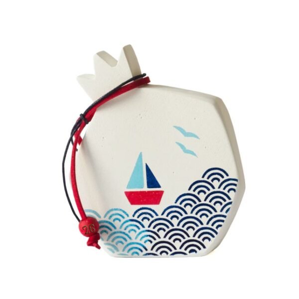 Τσιμεντένιο Ζωγραφισμένο ρόδι με καραβάκι, γούρι 2026