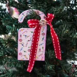 Χριστουγεννιάτικο Κρεμαστό Στολίδι με Καραμέλες, Κορδέλες και Κουδουνάκι