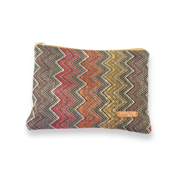 Τσαντάκι/ Νεσεσέρ τύπου υφαντό Ζικ ζακ σχέδιο (27x20εκ.)