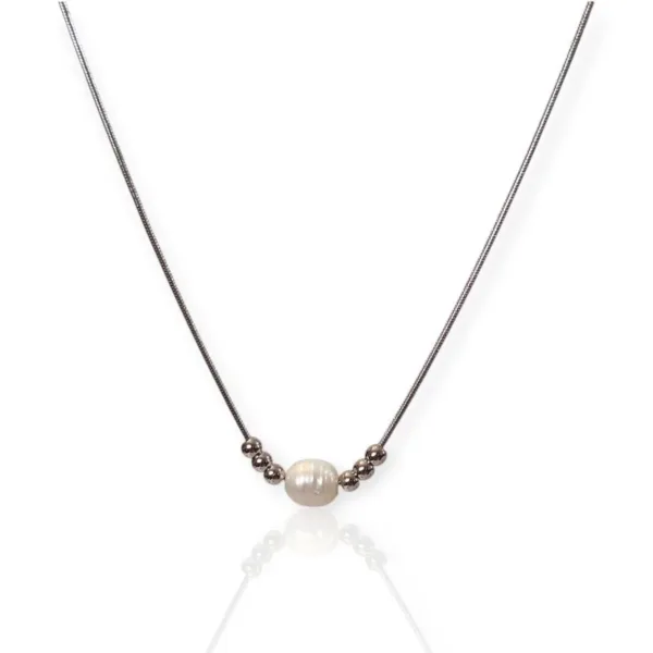 Ατσάλινο κολιέ σε ασημί χρώμα, με μαργαριτάρι καλλιέργειας