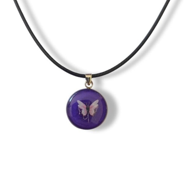Κολιέ με μενταγιόν από υγρό γυαλί και πεταλούδα - Μωβ όνειρο