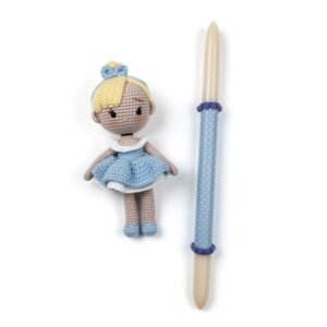 Λαμπάδα με πλεκτή κούκλα ''Πριγκίπισσα με μπλε φόρεμα'' (35εκ.)