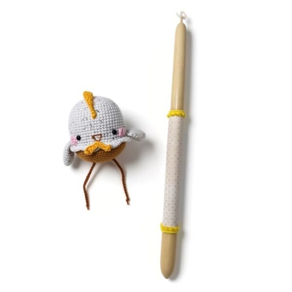 Λαμπάδα με πλεκτό κουκλάκι ''Άσπρο Κοτοπουλάκι'' (35εκ.)