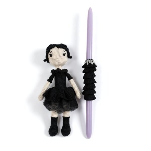 Πασχαλινή Λαμπάδα με πλεκτή κούκλα ''Κορίτσι με μαύρο φόρεμα'' (40εκ.)