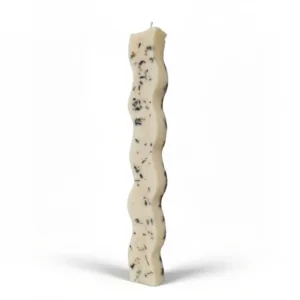 Χειροποίητη λαμπάδα κυματιστή με αποξηραμένα λουλούδια