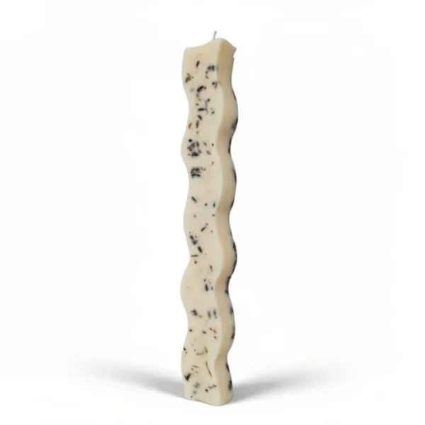 Χειροποίητη λαμπάδα κυματιστή με αποξηραμένα λουλούδια