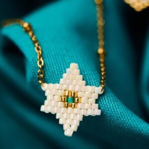 Λεπτό κολιέ miyuki με λευκό αστέρι The Gem Stories