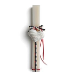 Λαμπάδα με πλεκτή λευκή καρδιά μπρελόκ