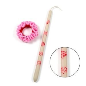 Λαμπάδα καρδούλες με πλεκτό scrunchie