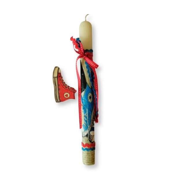 Πασχαλινή Λαμπάδα "Blue Sneakers" – Vintage Στυλ με Κορδέλες