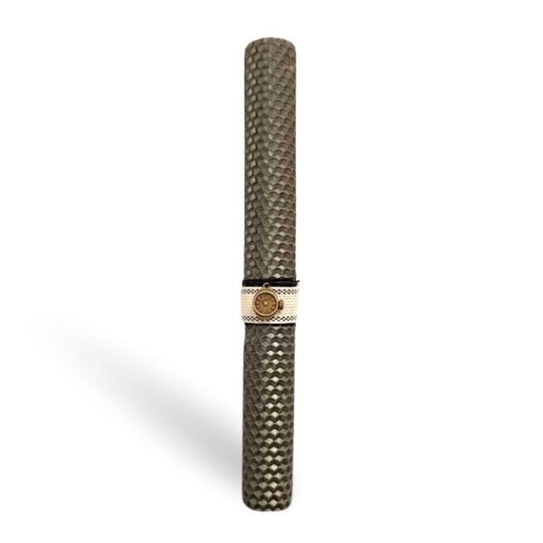 Ανδρική πασχαλινή λαμπάδα σε γκρι απόχρωση με μεταλλικό στοιχείο