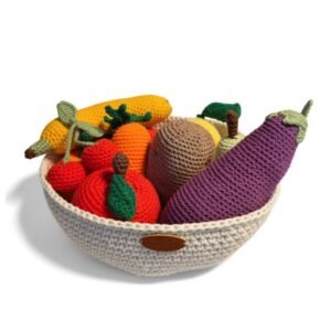 Πλεκτό καλάθι με φρούτα και λαχανικά