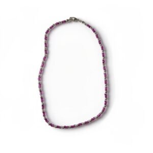 Κολιέ από χάντρες γυαλιστερές σε αποχρώσεις του μωβ