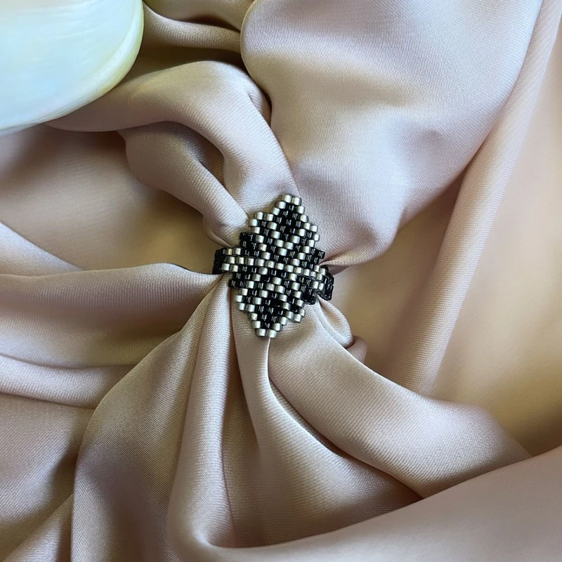 7P8V40007-The-Gem-Stories-Miyuki-Ring-Vintage