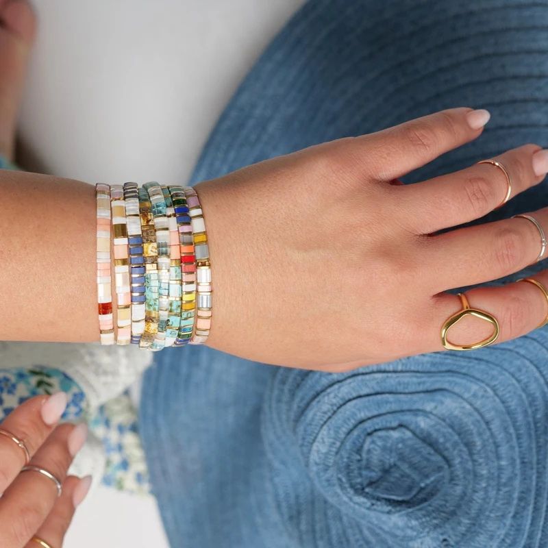 V38P30345-The-Gem-Stories-Miyuki-Tila-Bracelet-Shoot-7